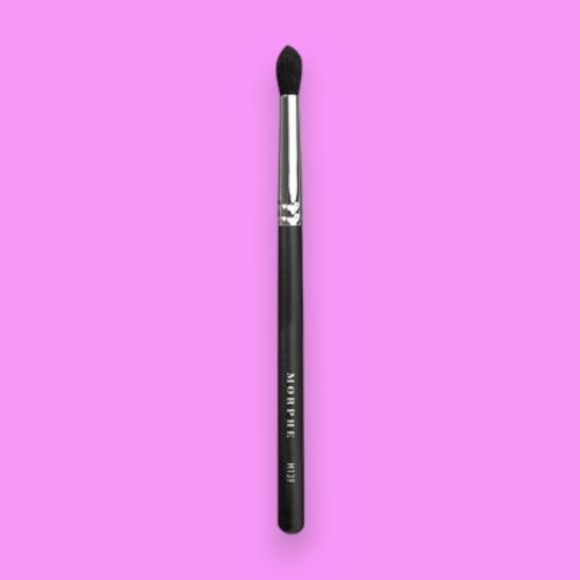 Morphe M139 Tapered Crease Blender Eyeshadow Brush - Picture 1 of 5